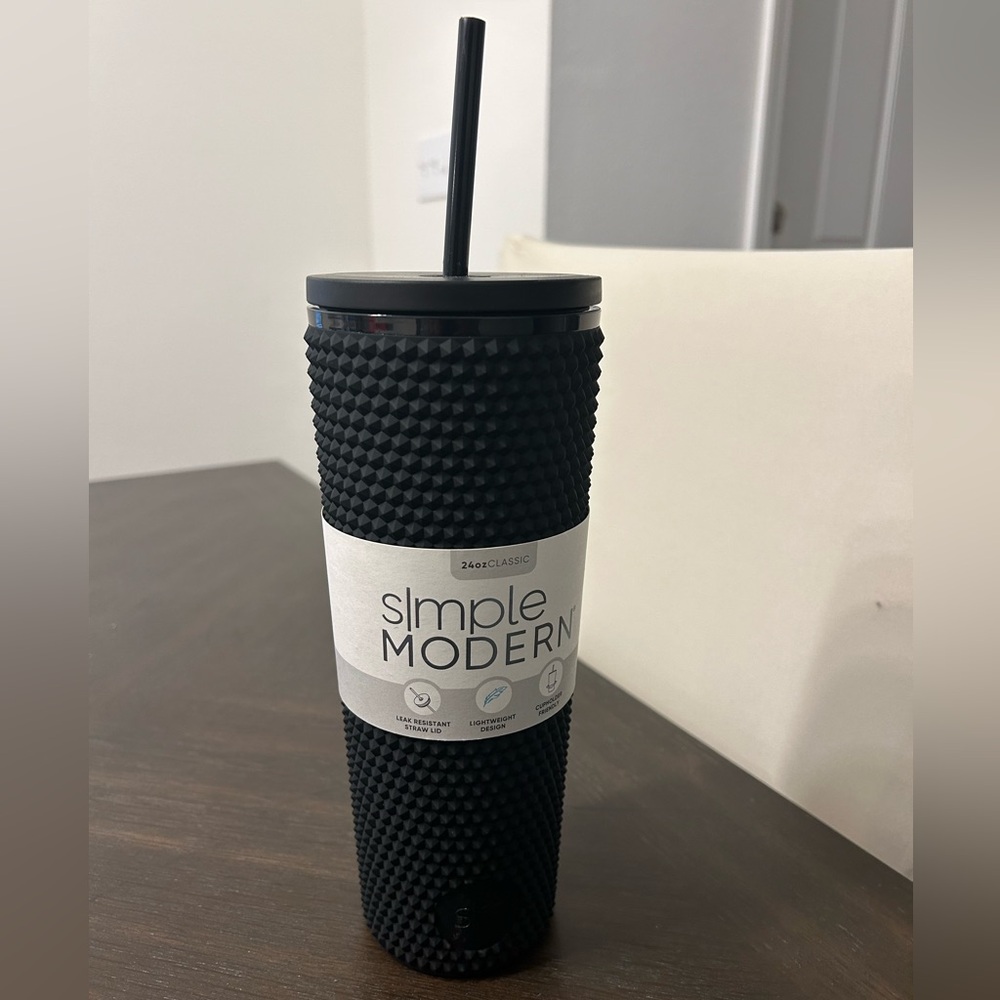 Simple Modern NWT black matte studded 24oz plastic tumbler